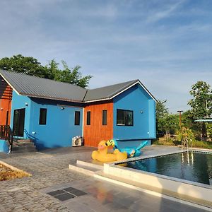 Blue Mountain Pool Villa At Khao Yai Ban Wang Sai Exterior photo