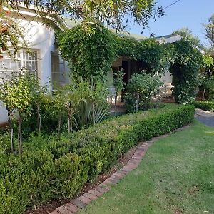 Springfontein Guesthouse Exterior photo