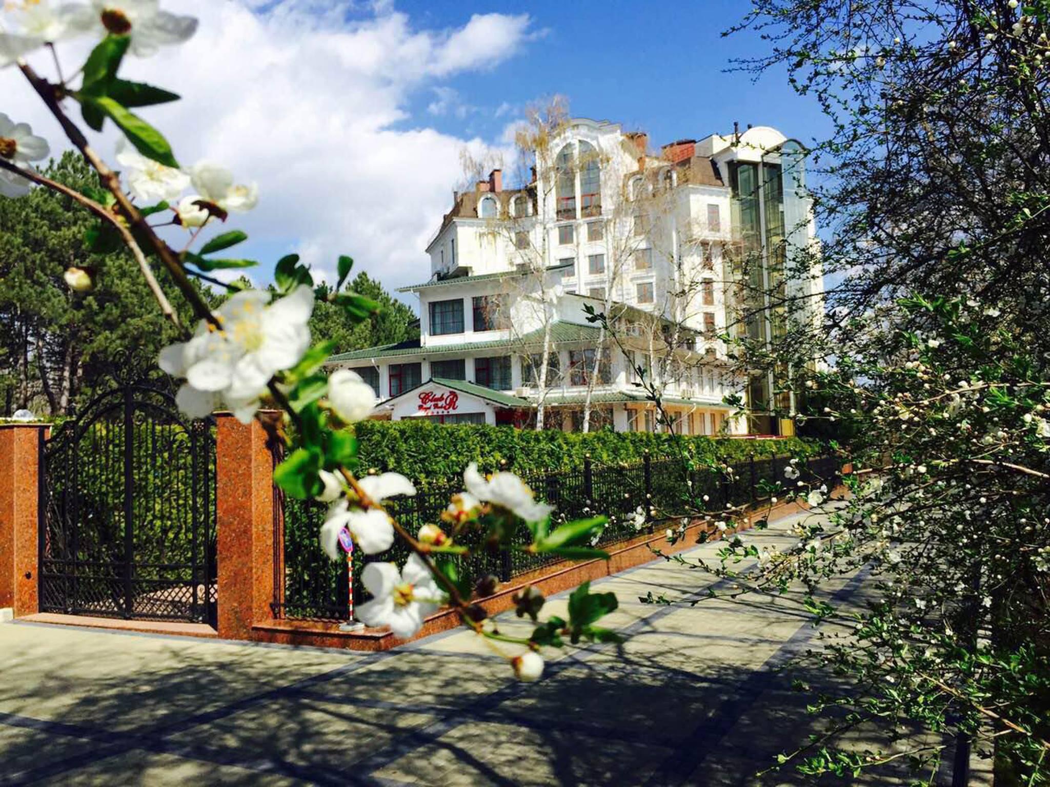 Hotel Royal Park Chisinau Exterior photo