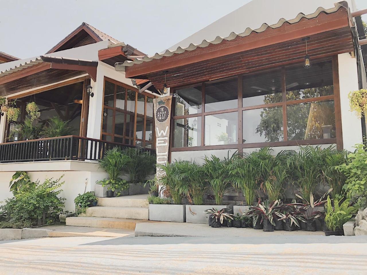 The Reef Hotel & Studios Koh Lipe Exterior photo