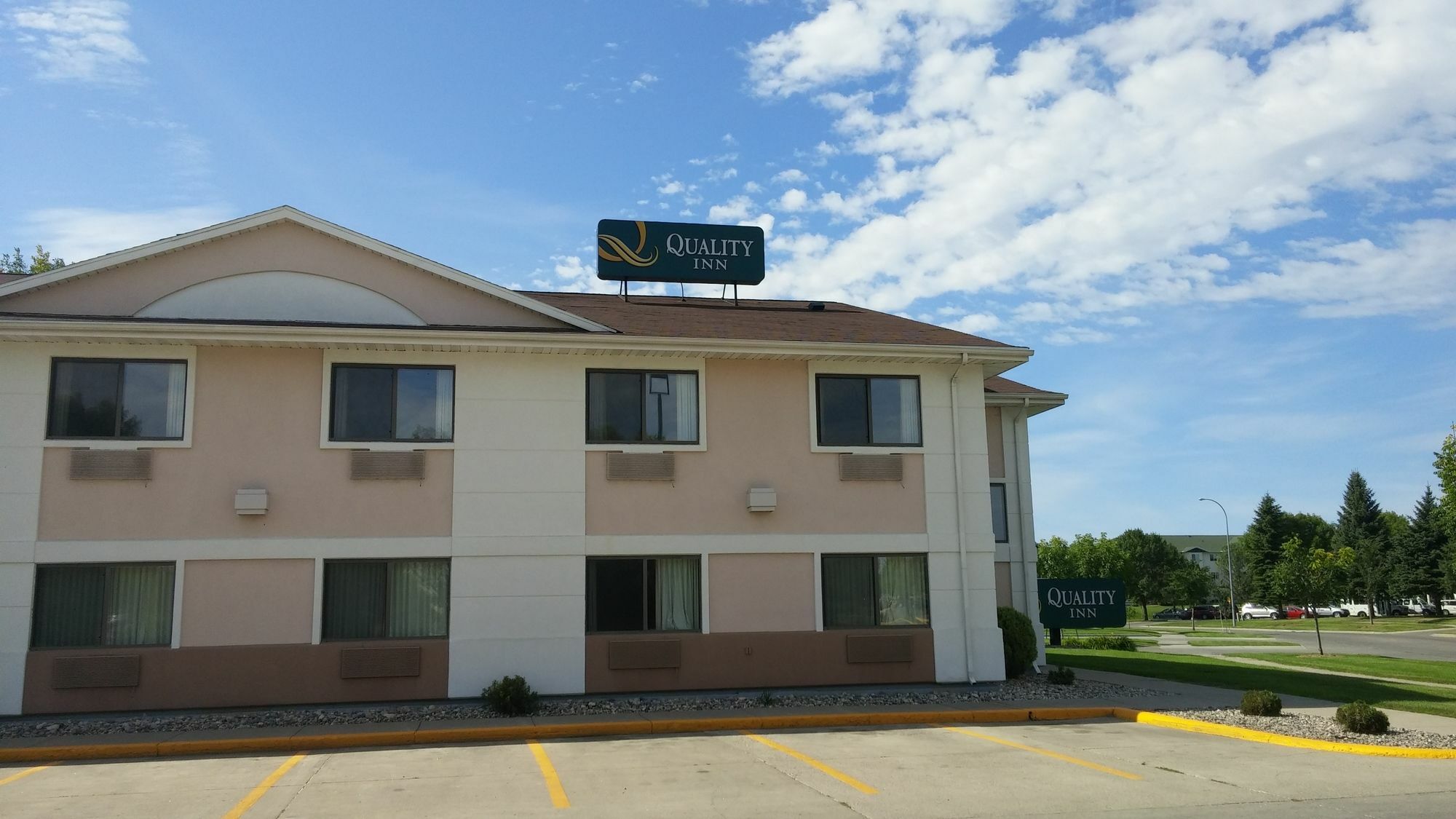 Quality Inn Columbia Mall Grand Forks Exterior photo