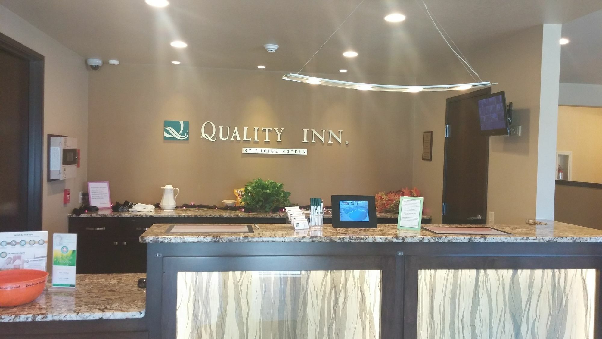Quality Inn Columbia Mall Grand Forks Exterior photo