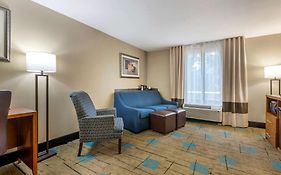 Comfort Suites Near Mcas Beaufort Exterior photo