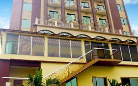 Felicia Hotel Yaounde Exterior photo
