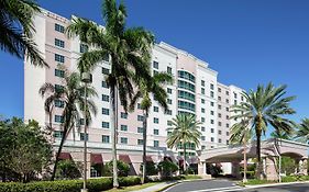 Doubletree By Hilton Sunrise - Sawgrass Mills Hotel Exterior photo