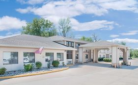 Super 8 By Wyndham Ottumwa Motel Exterior photo