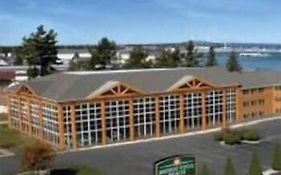 Bridge Vista Beach Hotel And Convention Center Mackinaw City Exterior photo