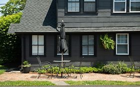 The Carriage House At Strasburg Hotel Exterior photo