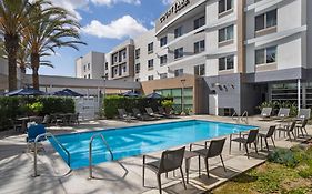 Courtyard Long Beach Airport Exterior photo