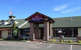 Hometown Inn And Suites Belle Plaine Exterior photo