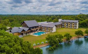 Amora Lagoon Hotel Katunayake Exterior photo