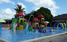 Sea Garden Resort Iloilo Exterior photo