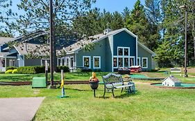 Country Inn Two Harbors Exterior photo