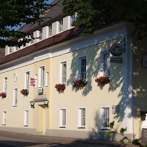 Gasthaus-Pension Schwarzer Graf Windischgarsten Exterior photo