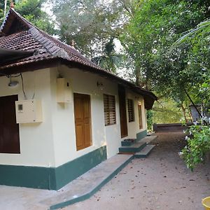 The Mana-Heritage Stay - Chengazhimattam Mana Kottayam Exterior photo