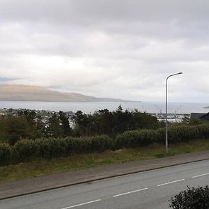 Large Apartment With Fabulous View Of Torshavn Exterior photo