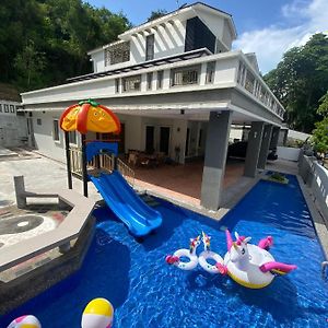 Villa Near Spice Arena 3Br 15Pax With Ktv Pool Table And Kids Swimming Pool Bayan Lepas Exterior photo