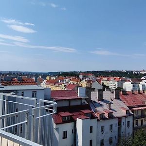 Penthouse # 81 With Panoramic City View In Elite Rezidence With Free Parking Prague Exterior photo