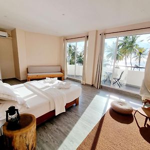 Lea Spa Hotel Maafushi Exterior photo