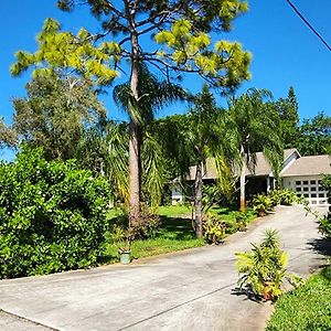 Updated Fort Myers Escape With Screened Lanai! Exterior photo