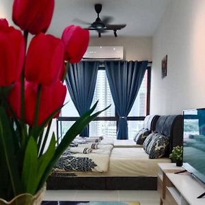 Tulip Touch Homestay Kota Warisan Klia Sepang Exterior photo