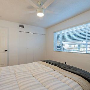 Minimalist Vibe ~ 5* Location ~ King Bed ~ Parking Apartment Scottsdale Exterior photo
