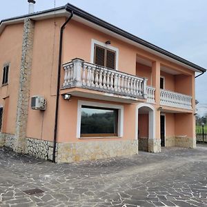 Immaculate 4-Bed House In Cassino Villa Aurora Exterior photo