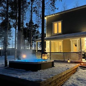 Luxurious Villa Snow With Jacuzzi Rovaniemi Exterior photo
