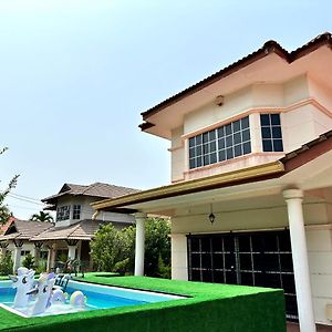Cozy Bungalow With Pool At Pd Villa By Elite Stay Port Dickson Exterior photo