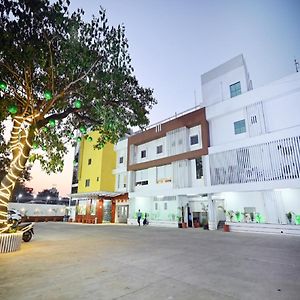 The Sky Land Hotel & Restaurant Tuljapur Exterior photo