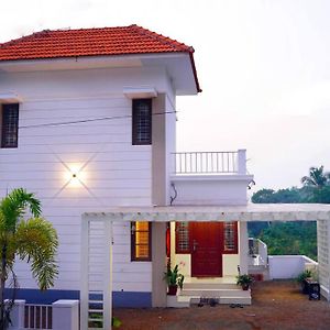 Meraki Palms, A Furnished Exquisite 2Bhk Villa Kozhikode Exterior photo