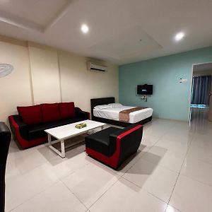 Laguna Apartment 2, Marina Island Homestay Kampong Batu Gajah Exterior photo