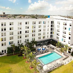 Aloft Miami Doral Hotel Exterior photo