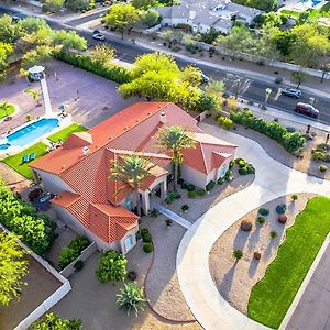 Paradise Valley By Avantstay Expansive Oasis W Putting Green Pool Mtn Views Scottsdale Exterior photo