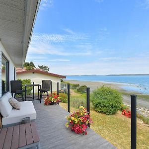 Bazan Bay Beach House North Saanich Exterior photo