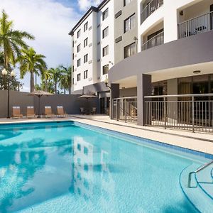 Courtyard By Marriott Miami At Dolphin Mall Hotel Exterior photo