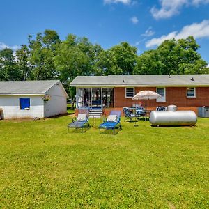 Pet-Friendly Douglasville Home With Screened Porch! Basket Creek Exterior photo
