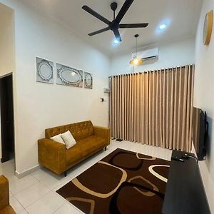 Hazzani Homestay Klia Banting  Exterior photo