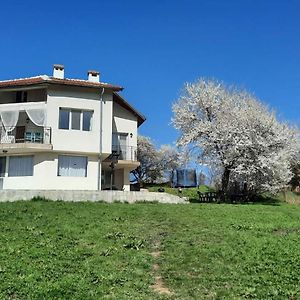 "House Of Swallows" Vacation Home, Close To Sofia Makotsevo Exterior photo