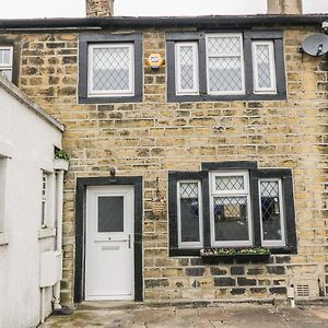 Wesley Cottage Keighley Exterior photo