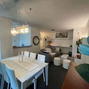 Elegant Relax Suite Near Center Fair Lake Garda Verona Exterior photo