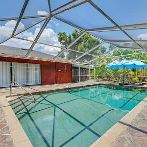 Sprawling Fort Myers Home Pool And Screened Lanai! Exterior photo