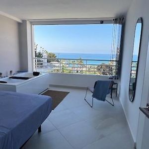 Modern Apartment Sea View With Private Jacuzzi Villajoyosa Exterior photo