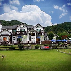 Star Sonata Pension Hongcheon Exterior photo