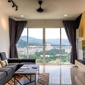Southwest Island Suite By D Imperio Homestay Bayan Lepas Exterior photo