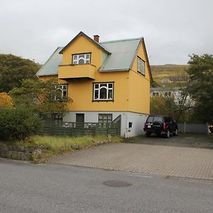 Cosy Guesthouse Anno 1936 Sandavagur Exterior photo