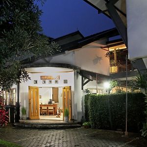 Rumah Asri Guest House Cimahi Exterior photo