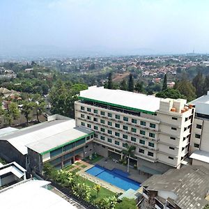 Novena Hotel Bandung Lembang Exterior photo